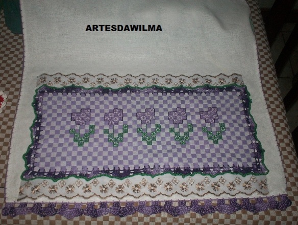 Pano de prato com Barra em ponto cruz  Bordado em tecido xadrez, Caixa  decorada com tecido, Toalhas bordadas